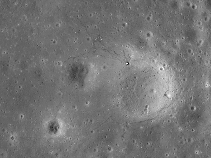 Illustration for article titled New Moon Landing Sites Photos Are So Sharp They Show Detailed Rover Tire Marks